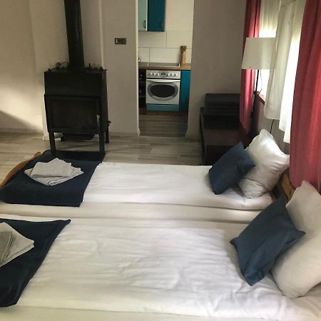 Dom Nad Krutynia Apartman Ukta Kültér fotó